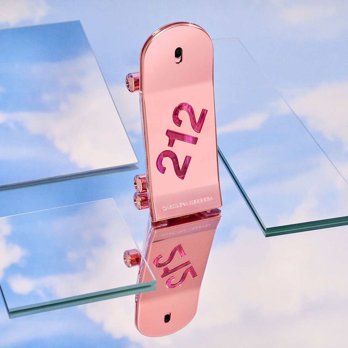 212 HEROES FOR HER SET PARA MUJER EAU DE PARFUM+ BODY LOTION + EAU DE TOILETTE